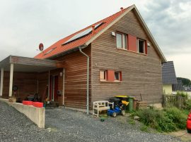 Holzhaus braun Holzhaus braun